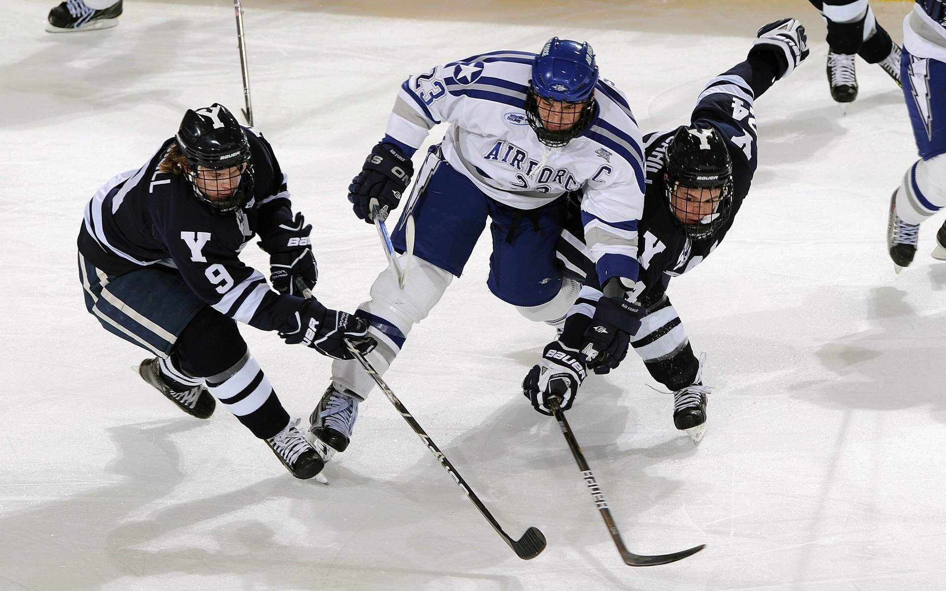 中超积分榜竞争形势异常激烈，中超积分榜看不懂